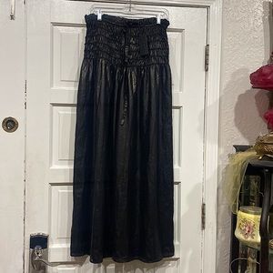 NWT Current Air Los Angeles Black & Gold Metallic Culotte Jumpsuit Romper Medium